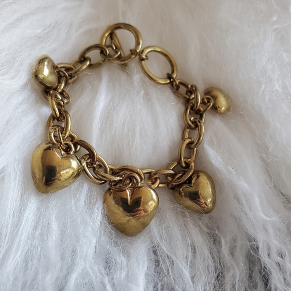 Yü Jewelry - Gold Heart Charm Bracelet - Women's Fashion Bracelet